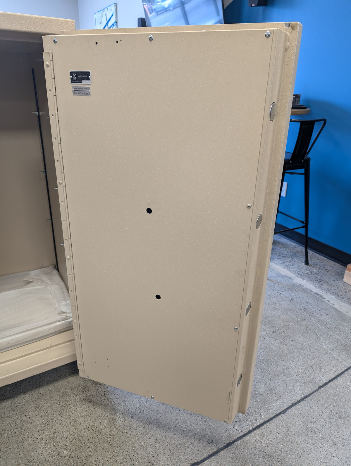 Blemished SafeandVaultStore 4524BL interior door panel