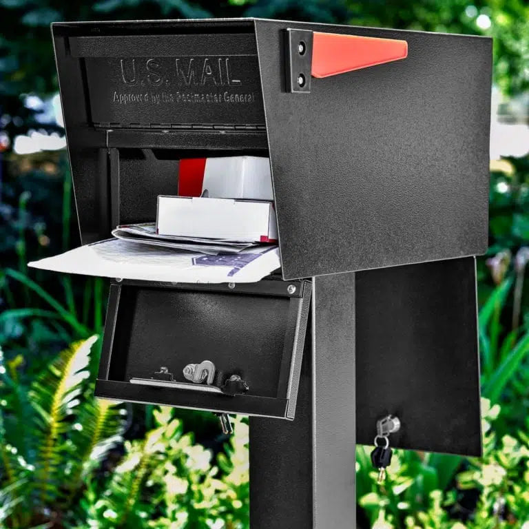 Mail Boss Mail Manager Street Safe - Latitude (Front &amp; Rear Locking)